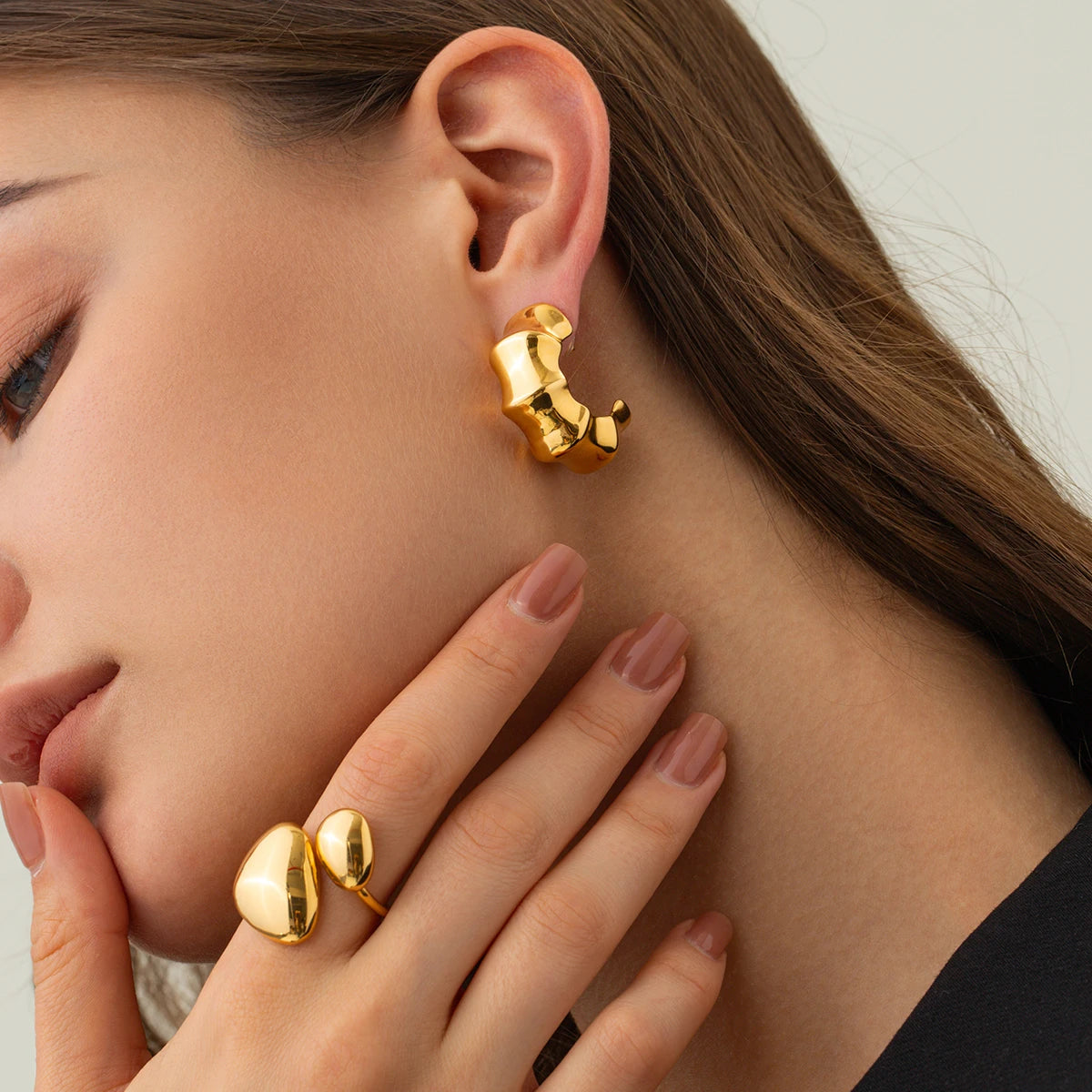 18K forgyldt rustfrit stål C-formede bambusknudeøreringe Kvinder Charmerende Metaltekstur Vandtæt smykker Gallagave