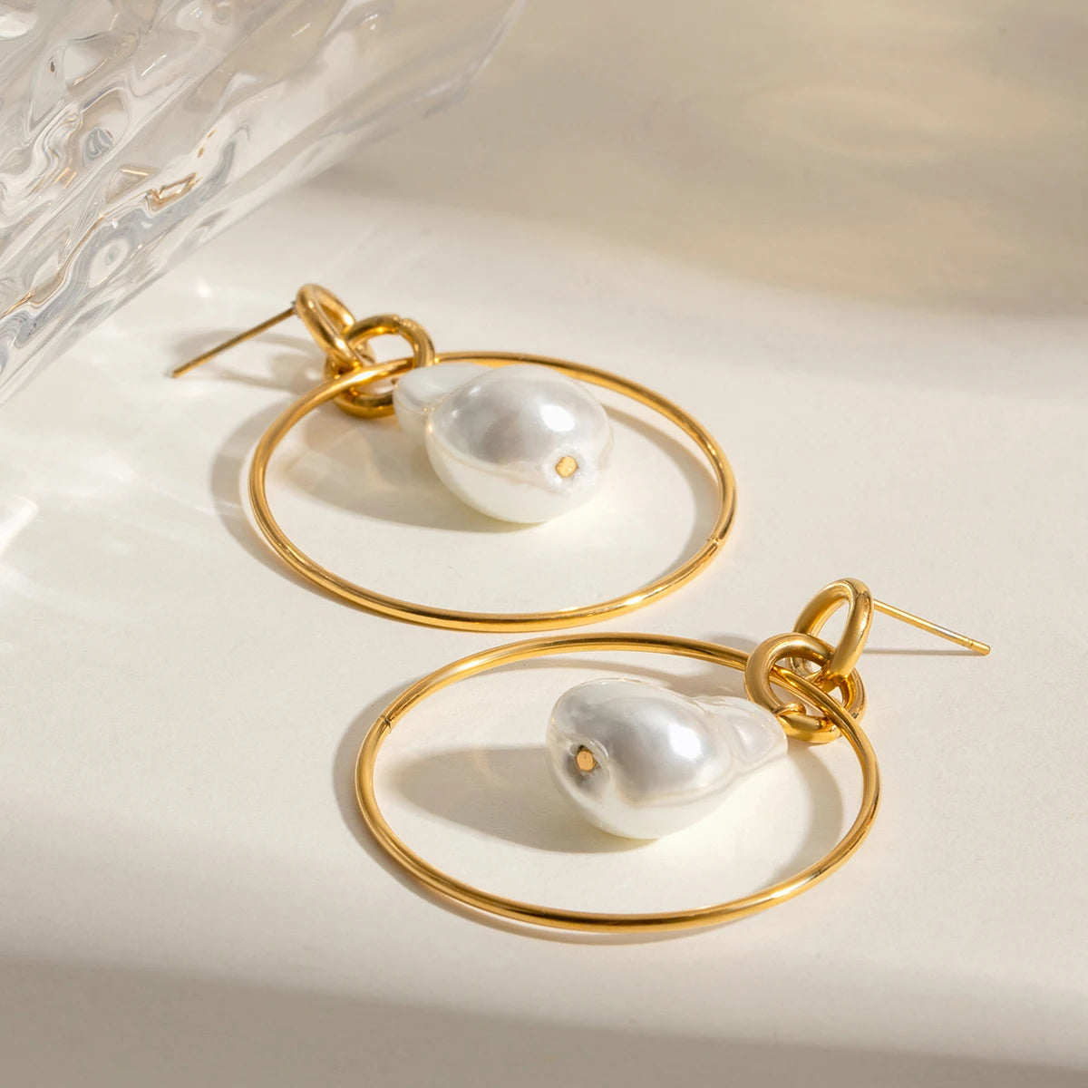 Hollow Out Circle Glas Perle Øreringe 18K PVD Belagt Dame Anti Allergisk Rust Beskyttet Stilfulde smykker bijoux femme