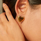 Rustfrit stål 18k forgyldt Minimalistisk Love Heart Øreringe Indlæg med Rhinestones Vandtæt Femme Chic Gala Stilfulde smykker