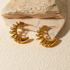 Kolczyki ze stali nierdzewnej pozłacane 18k złotem, delikatne, w kształcie litery C, ażurowe, lekkie, przytulne, odporne na rdzę, biżuteria damska, prezent na galę