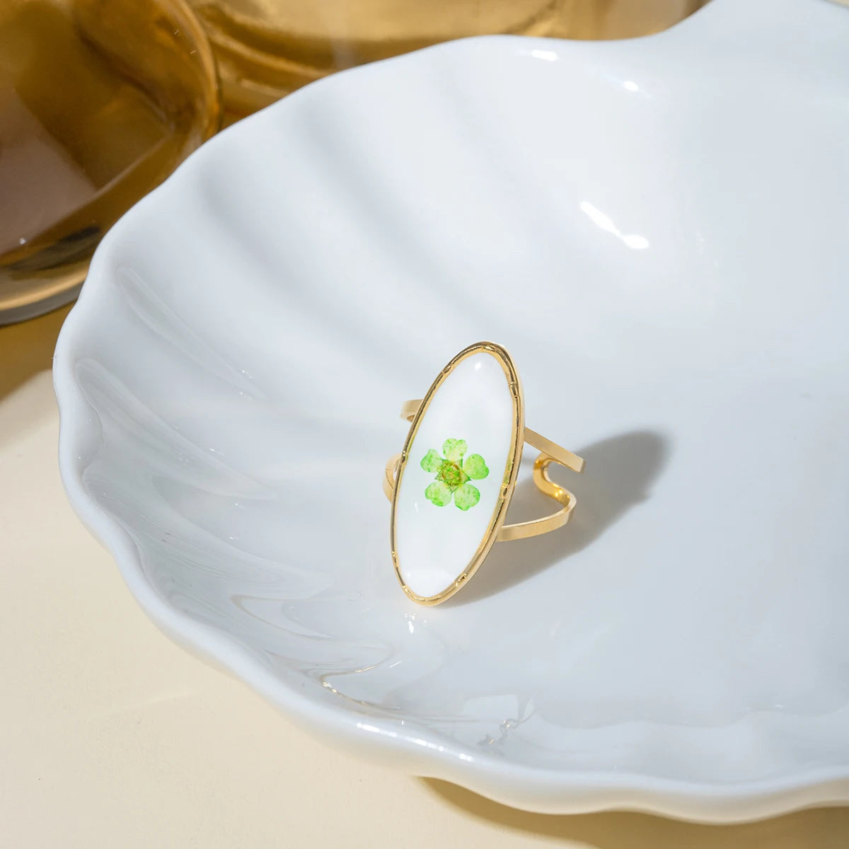 Edelstahl 18k vergoldeter Vintage ovaler getrockneter grüner konservierter Blumen-Pflaumenring wasserdicht modischer Charmschmuck Party