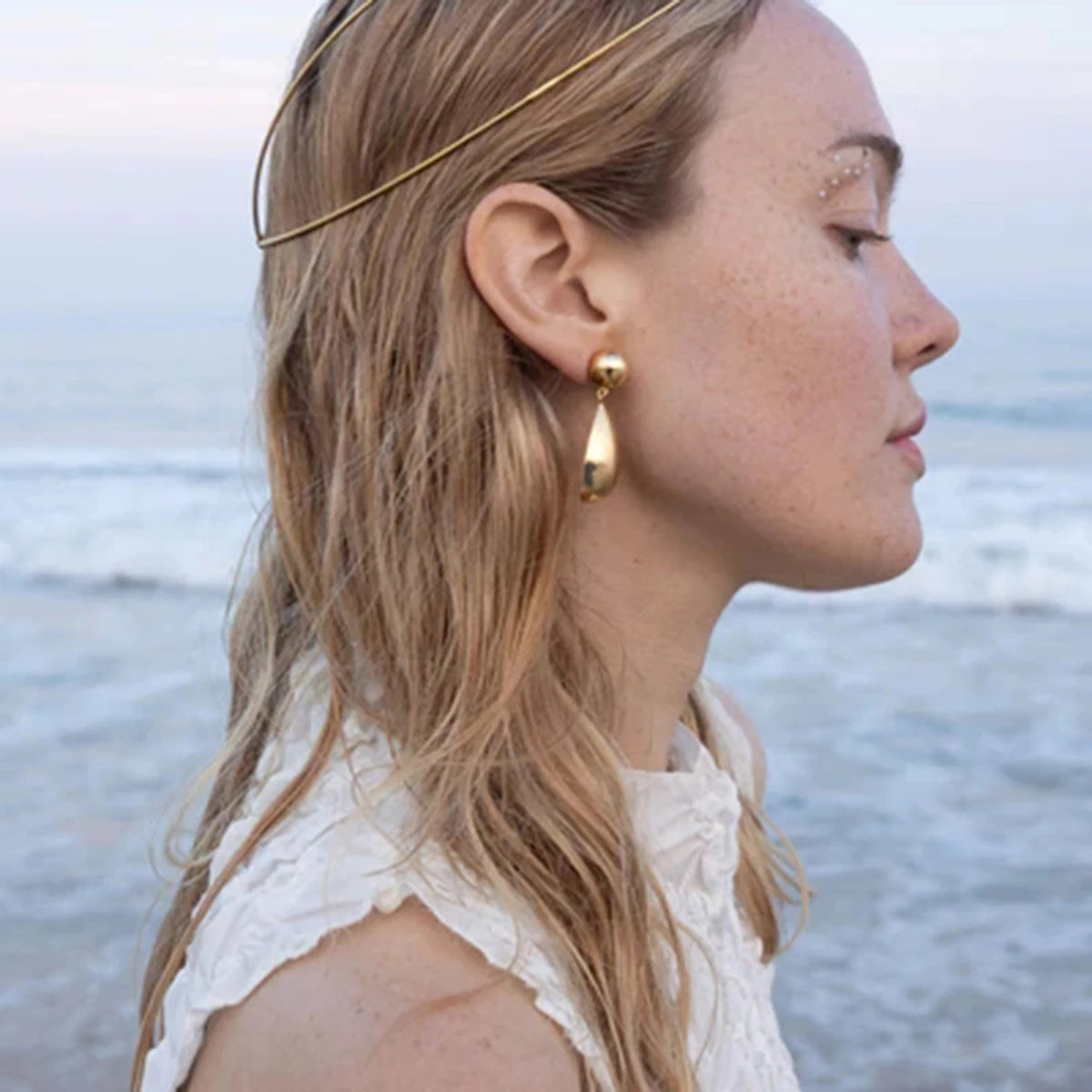 Brincos Pingente Gota de Água Hemisfério Fashion Chique Geométrico em Aço Inoxidável Banhado a Ouro 18K Charme Grande Joia para Orelha Feminina