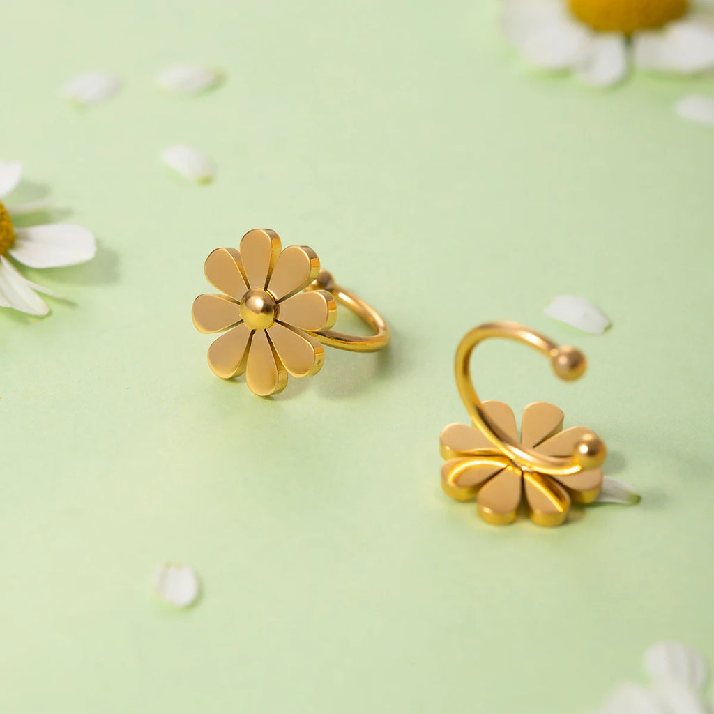Let luksus 18K PVD otte-bladede blomst Small Daisy Ear Clip Sommer Guld Farve Rustfrit Stål Kvinder Statement Smykker