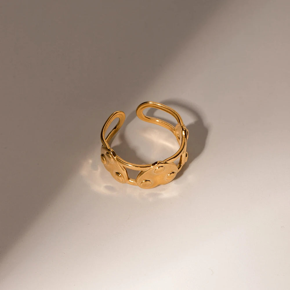 18K forgyldt anløbssikker rustfrit stål med forhøjet spids Rund nitte Kærlighedshjerte åben designring til kvinder Finger smykker