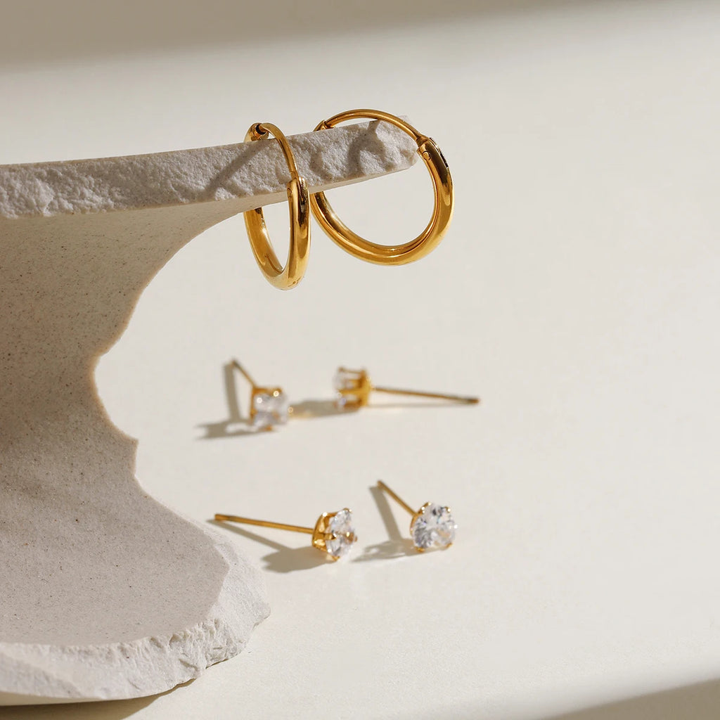 3 par pr. kort rustfrit stål hvid zirkon med almindelige cirklede øreringe 18K PVD-belagte anti-allergiske rustsikre smykker