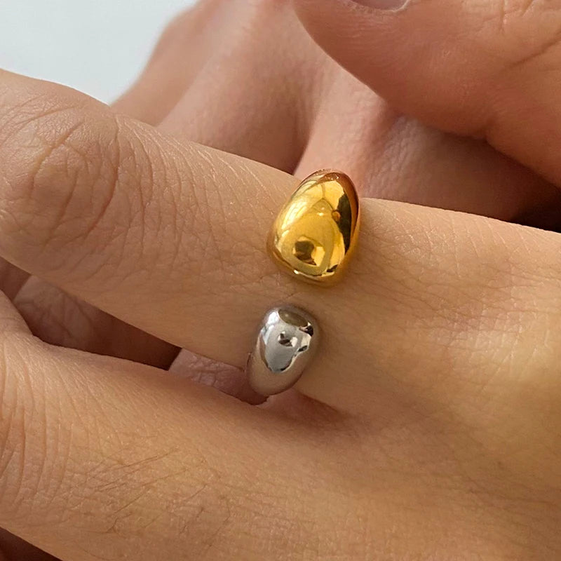 Zora Minimaliste 18K Couleur Or 18K Acier Inoxydable Moderne Luxe Or Et Argent Couleur Assortie Bague Ajustable En Acier Inoxydable