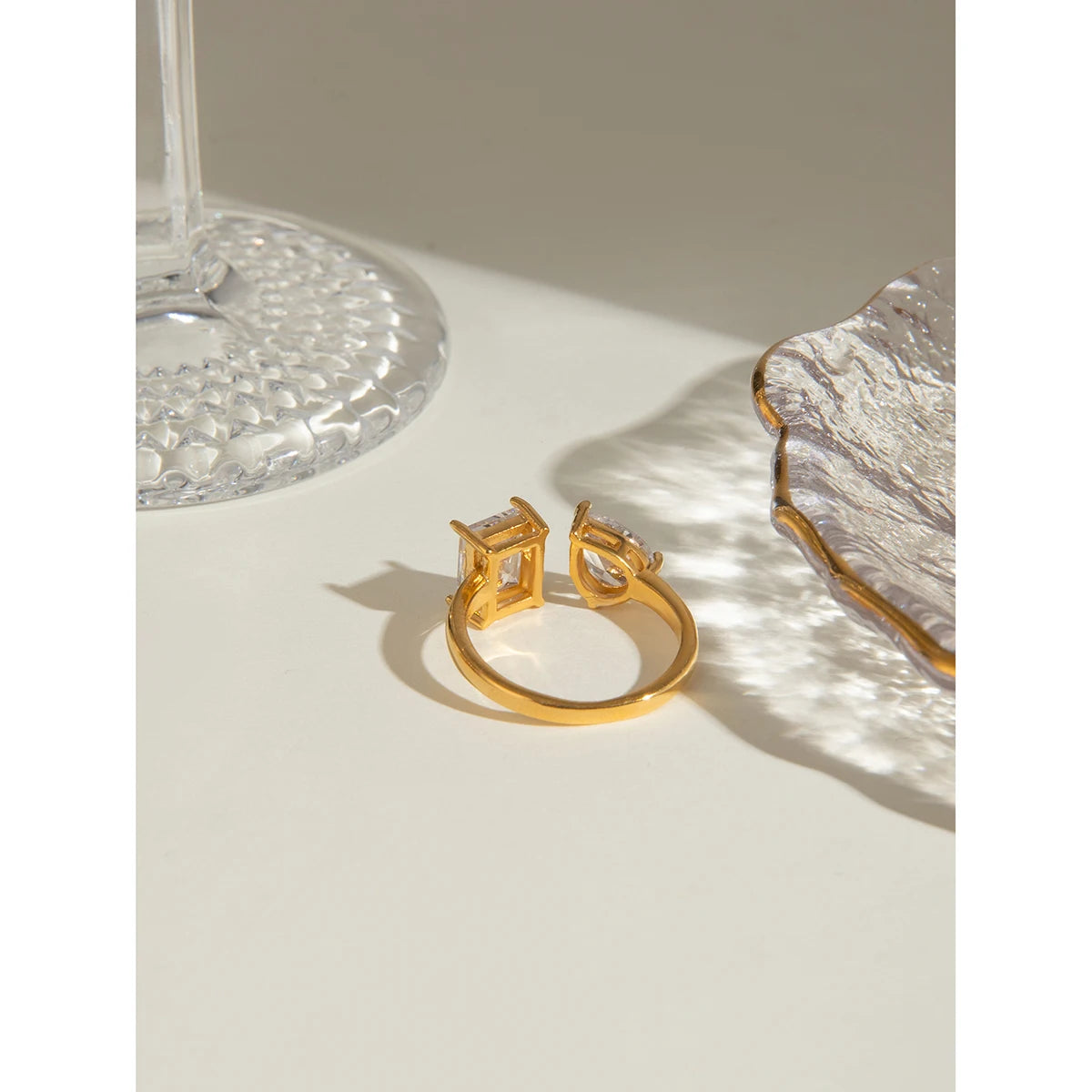 18K vergoldeter Edelstahl rechteckiger Tropfenförmiger Zirkonia offener Ring für Damen, antiallergisches Metall, Statement-Schmuck