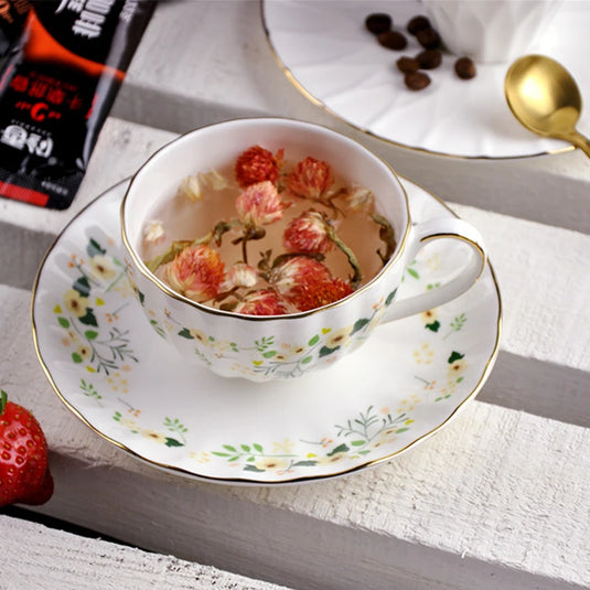 Udsøgt British Bone China-kaffekopsæt Farmhouse-stil blomsterkeramisk krus Afternoon Tea Sort tekop og underkop kombination til bar