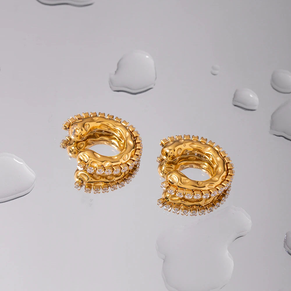 Rustfrit stål 18K forgyldt C-formet hammer korn indlæg Rhin-bore clips anløbssikker lys luksus kvinder øre smykker