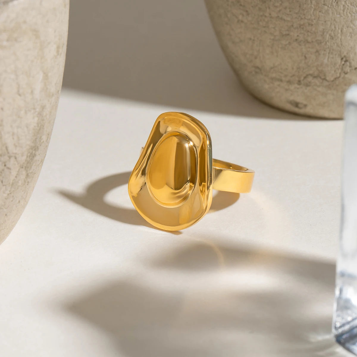 Taille 7 Bague en acier inoxydable géométrique lisse design chapeau étanche minimaliste plaqué PVD 18k charme métal femme bijoux chic