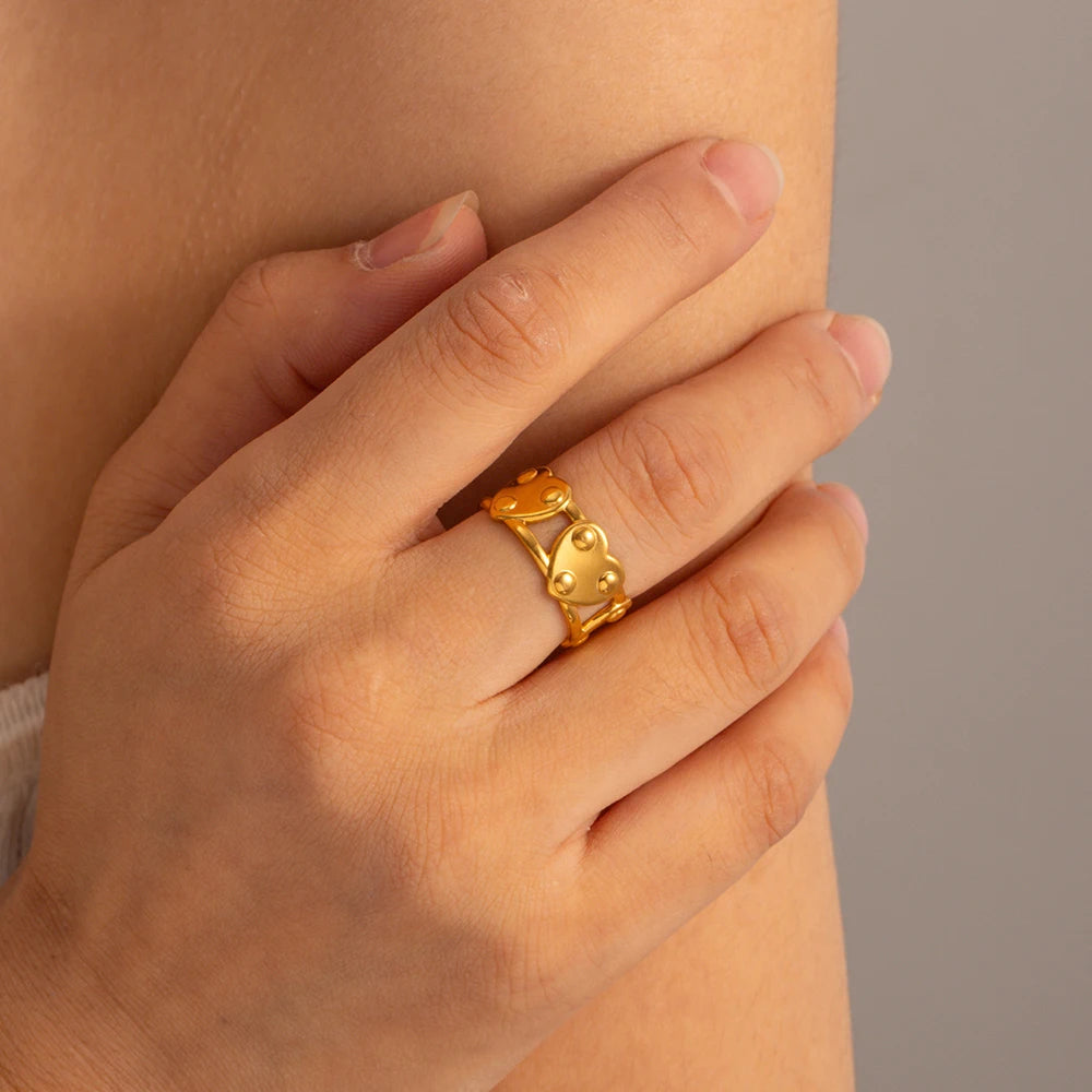 18K forgyldt anløbssikker rustfrit stål med forhøjet spids Rund nitte Kærlighedshjerte åben designring til kvinder Finger smykker