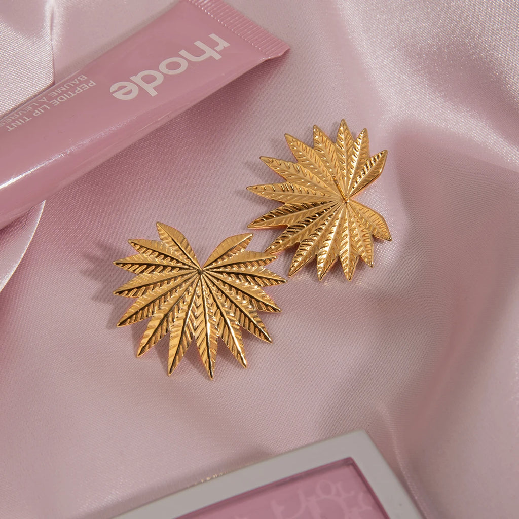 Creative 18k Gold Plated Stainless Steel Retro High-end Maple Leaf Design Earring Women Personalized Rust Proof Jewelry