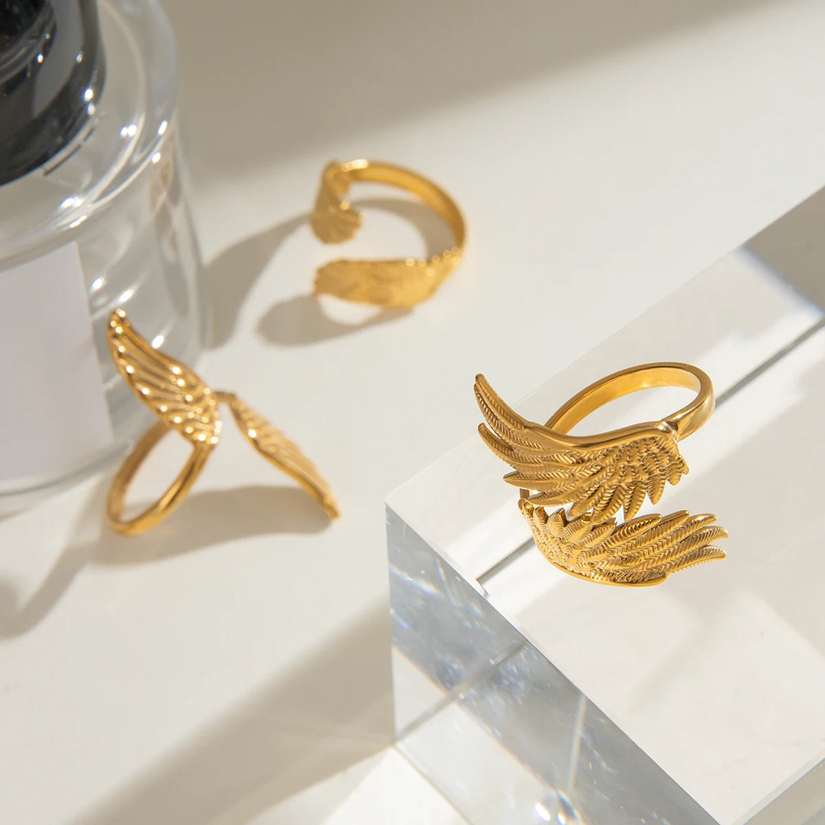 18K vergoldeter Edelstahl Friedenstaube Flügel Federn offener Ring Damen Nischen Leichter Luxus Anti-Allergie Schmuck