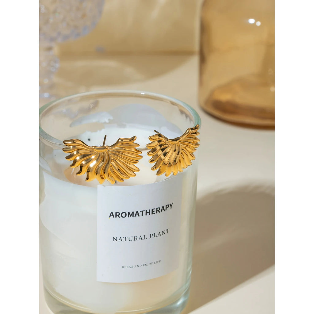 Stilfuld 18K forgyldt rustfrit stål uregelmæssige asymmetriske øreringe Anti-allergisk vandtæt charme Attraktive smykker kvinder