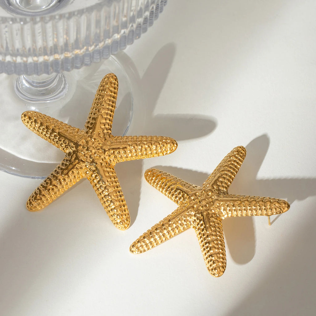 18K vergoldete Edelstahl-Hammerkorn-Stern-Meer-Ohrringe Damen Charms Metallstruktur Wasserdichter Schmuck Gala Geschenk