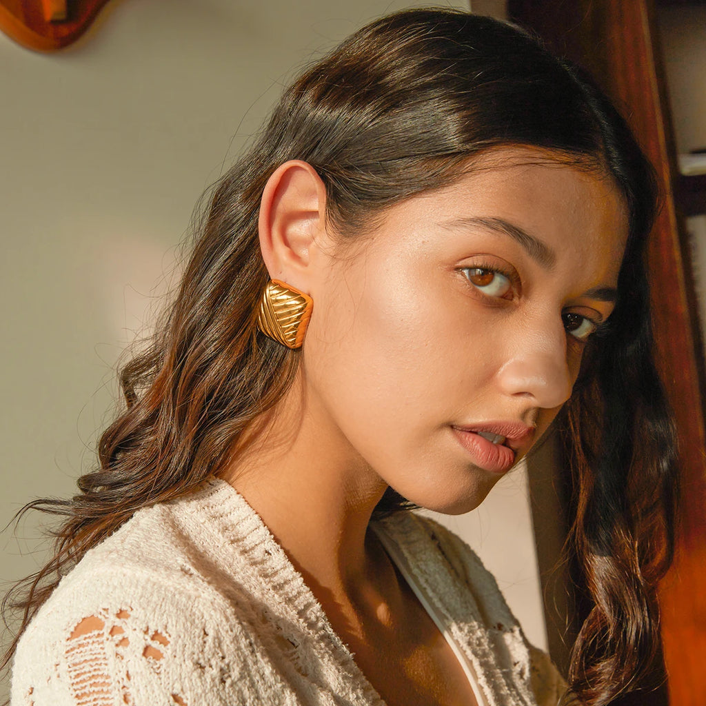 18 karat forgyldte delikat rustfrit stål firkantede flettede øreringe, lette hyggelige rustsikre smykker til kvinder