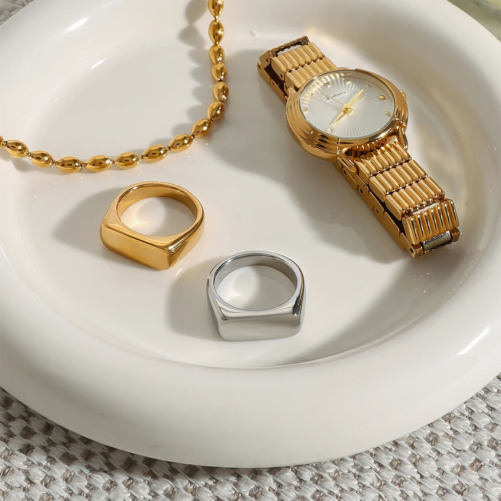 Geometrico Anello Donna Taglia 7 Superficie Liscia Semplice Gioielli Chic Alla Moda Fascino Gala Placcato Oro 18k Acciaio Inossidabile