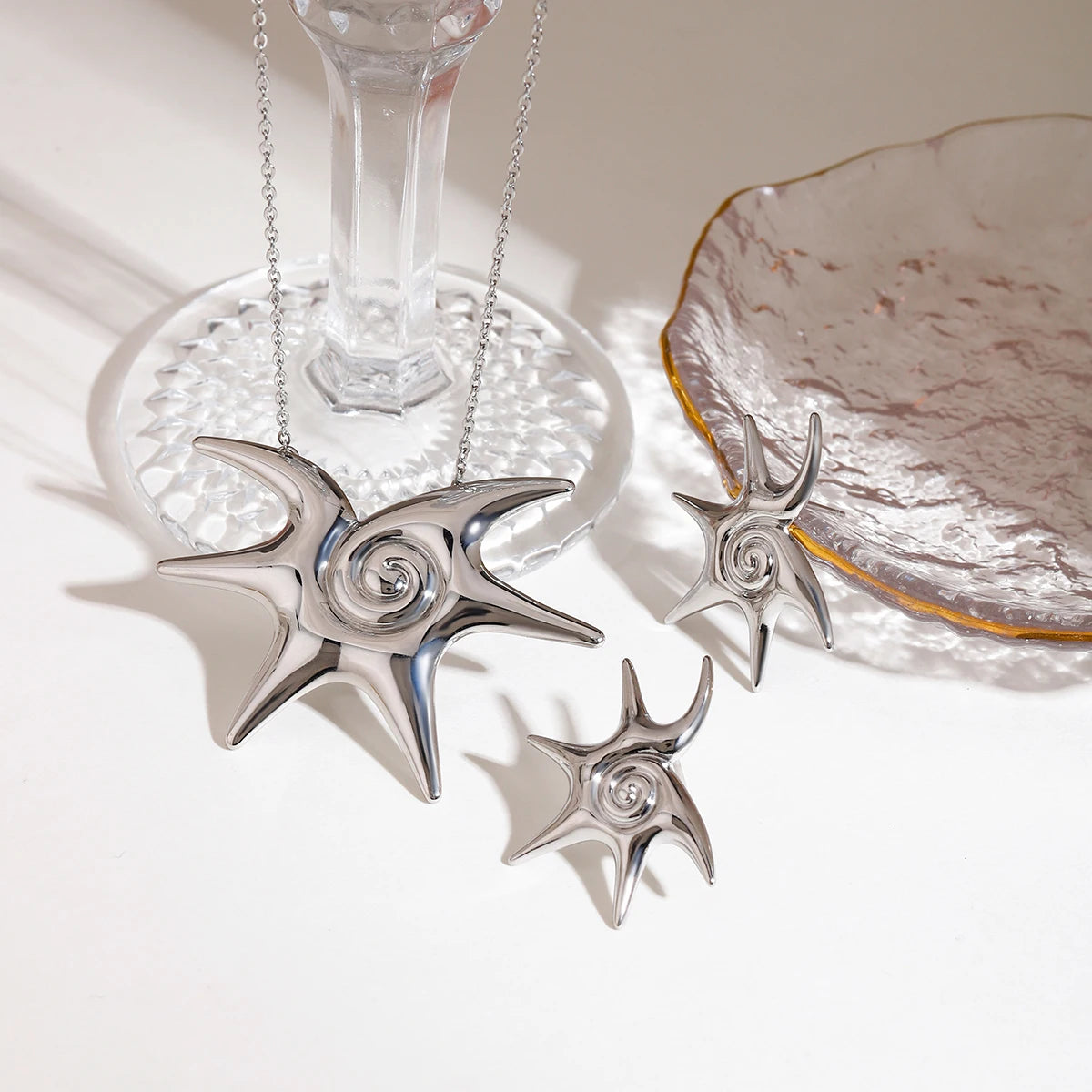 Zora Retroism 18K guldfarvebelagt rustfrit stål Halskæde med almindelig søstjerne, let luksus justerbar ring til kvinder, dagligt slid