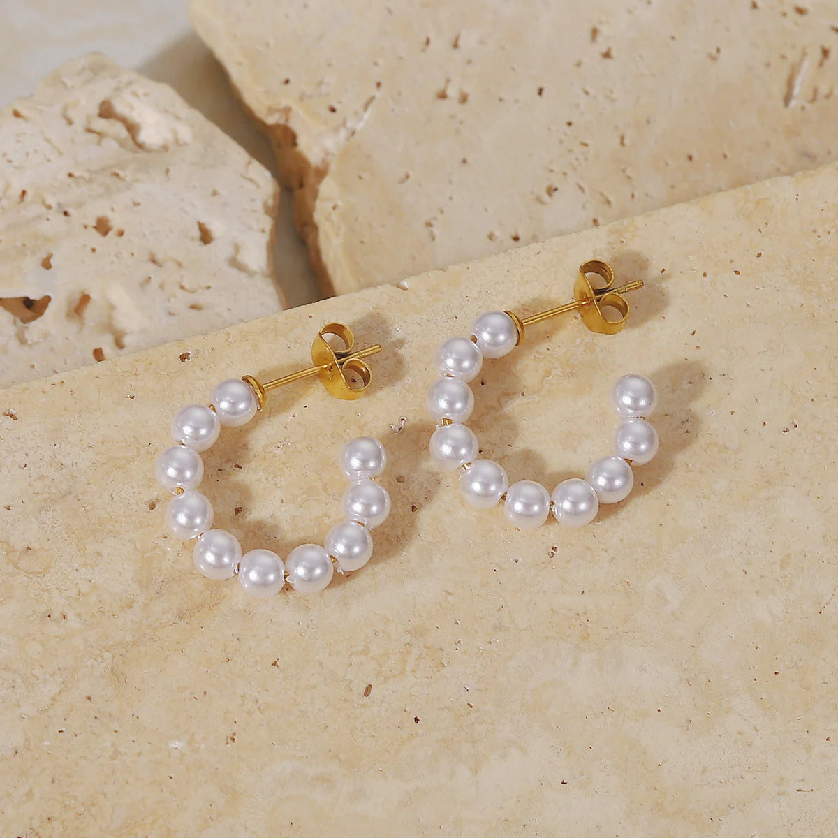 Rustfrit stål 18k guldbelagt minimalistisk lille risperle C-formede øreringe Sommer vandtætte Femme Gala Chic stilfulde smykker