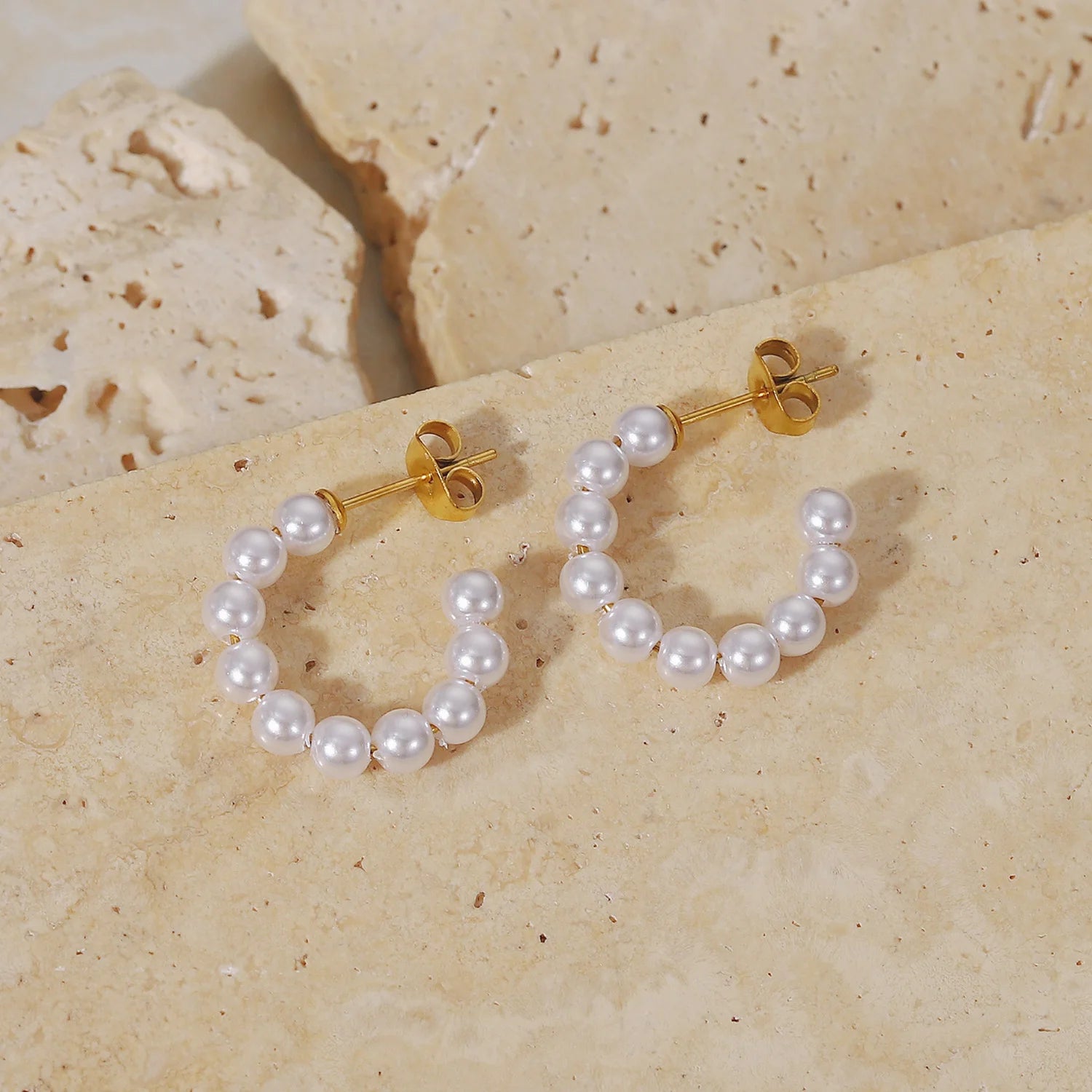 Rustfrit stål 18k guldbelagt minimalistisk lille risperle C-formede øreringe Sommer vandtætte Femme Gala Chic stilfulde smykker