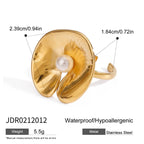 Minimalistischer 18k vergoldeter Edelstahl unregelmäßiger kreisförmiger gefalteter Perlblatt-Offenring für Frauen, anti-allergischer Charmschmuck