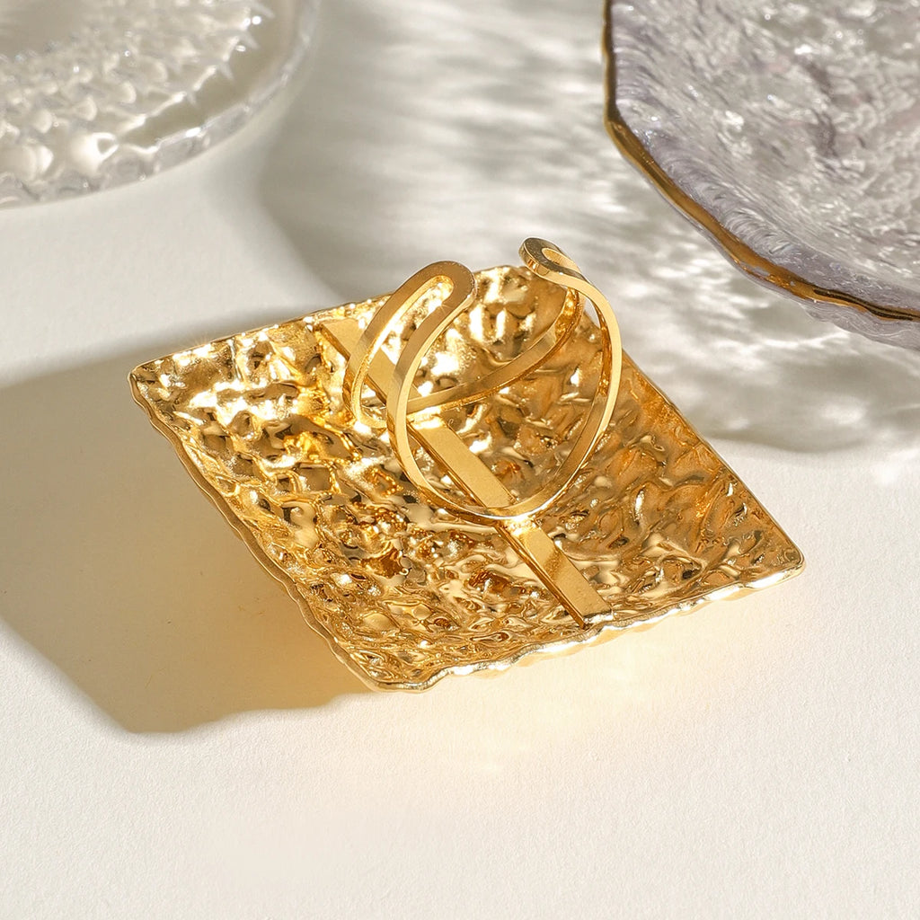 18K Edelstahl wasserdichter quadratischer konvexer Hammerkorn offener Ring für Frauen, anti-allergisch, eleganter Charme, täglicher Strand-Schmuck