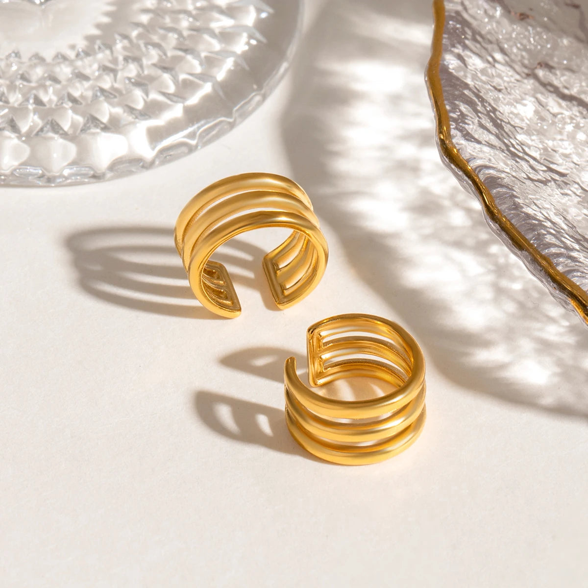 Kreativ 18K forgyldt rustfrit stål Geometrisk Glat tre-lags hule øreclips Kvinder Anti-allergiske smykker Gallagave