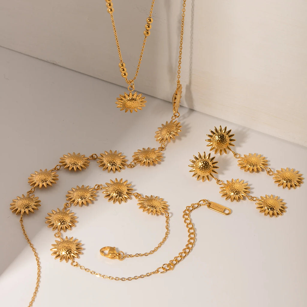 Bracciale/Collana/Orecchini a Bottone Minimalista alla Moda a Forma di Girasole Placcati in Oro 18K in Acciaio Inossidabile Set di Gioielli Resistenti all'Acqua