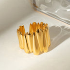 Minimalistische 18K Goud Vergulde Roestvrijstalen Glanzende Waterdruppel Kruis Ontwerp Open Ring Dames Dagelijks Metalen Textuur Modieuze Sieraden