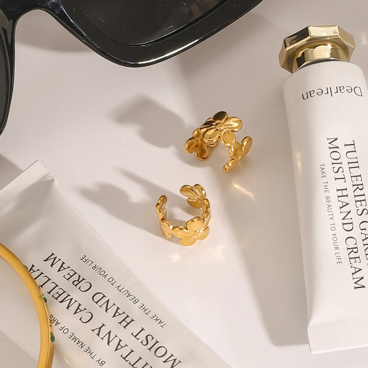 Kreativ 18K forgyldt rustfrit stål Geometrisk Et par blomsterøreklips Kvinder Anti-allergiske smykker gallagave