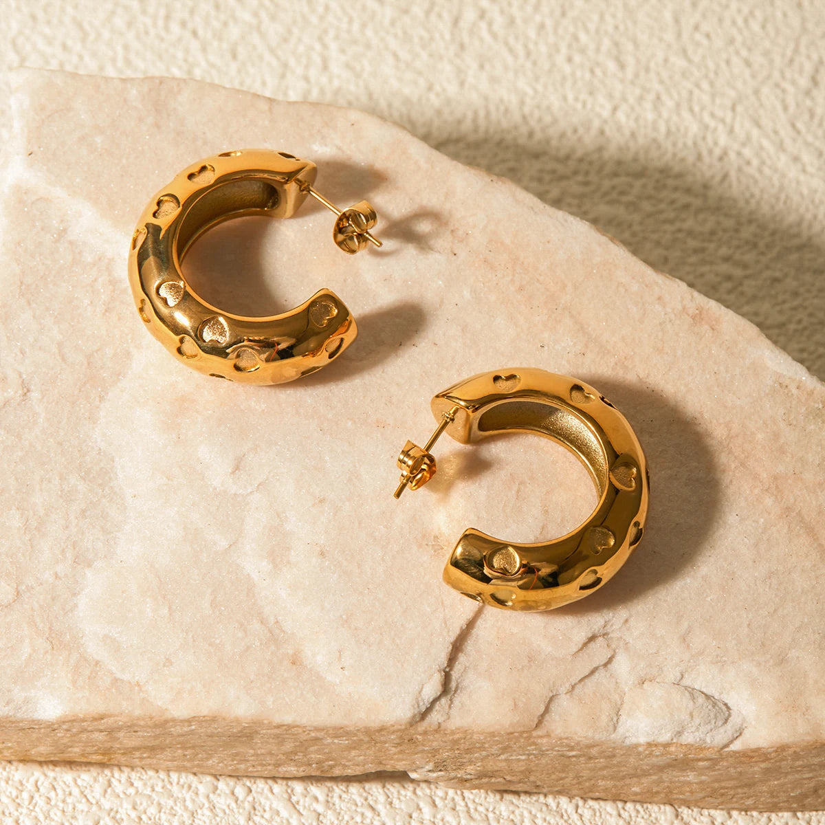 Stilfuldt unikt kærlighedshjerte hult C-formet ørering rustfrit stål 18k forgyldt kvinder anti allergisk metal karakteristiske smykker