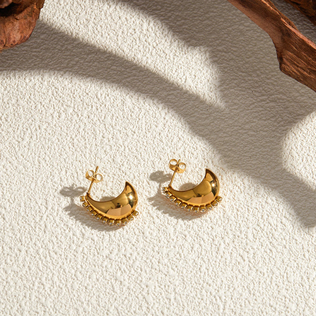 Orecchini delicati a goccia d'acqua a forma di fagiolo in acciaio inossidabile placcato oro 18k con diamanti incastonati, gioielli leggeri e accoglienti per donne