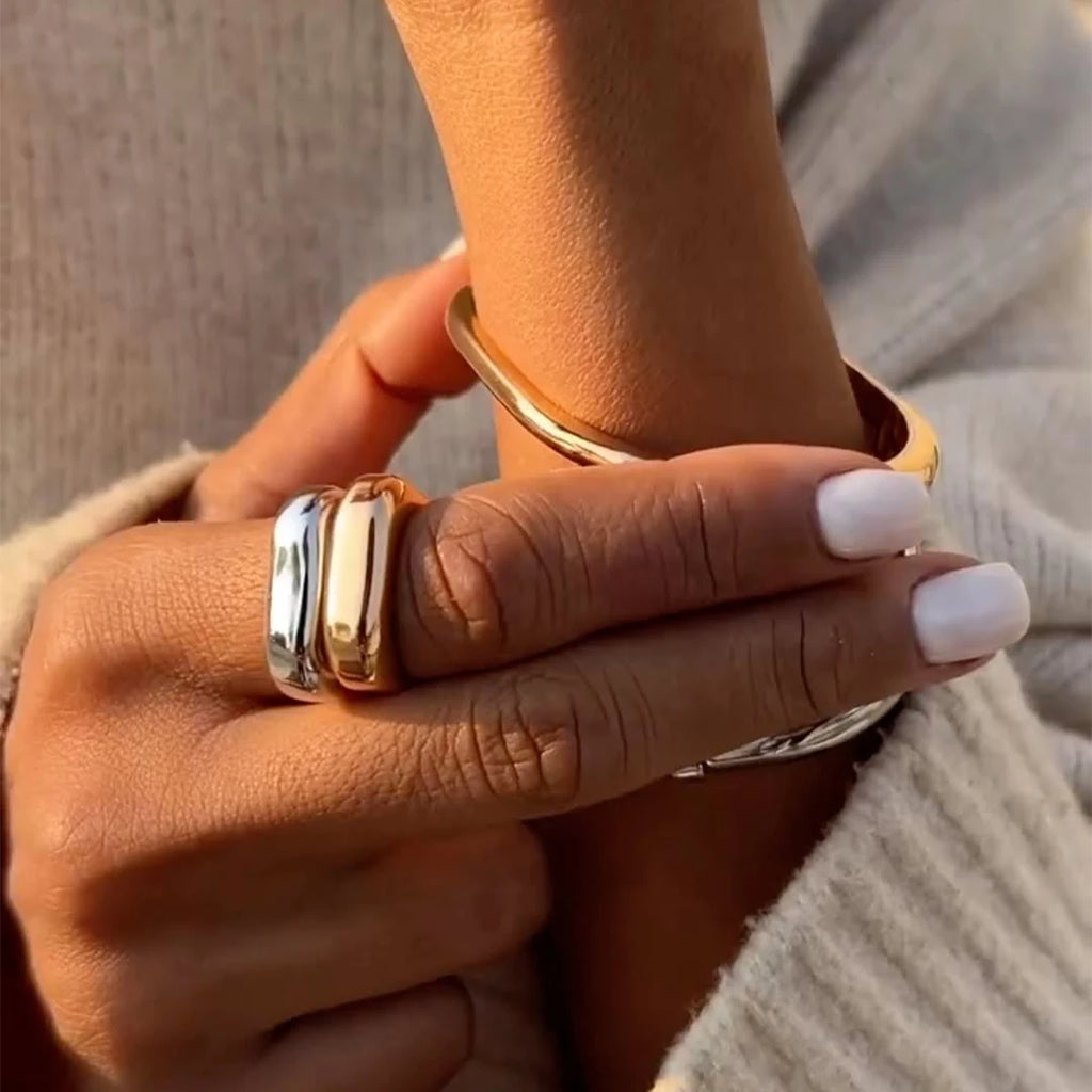 Geometrico Anello Donna Taglia 7 Superficie Liscia Semplice Gioielli Chic Alla Moda Fascino Gala Placcato Oro 18k Acciaio Inossidabile