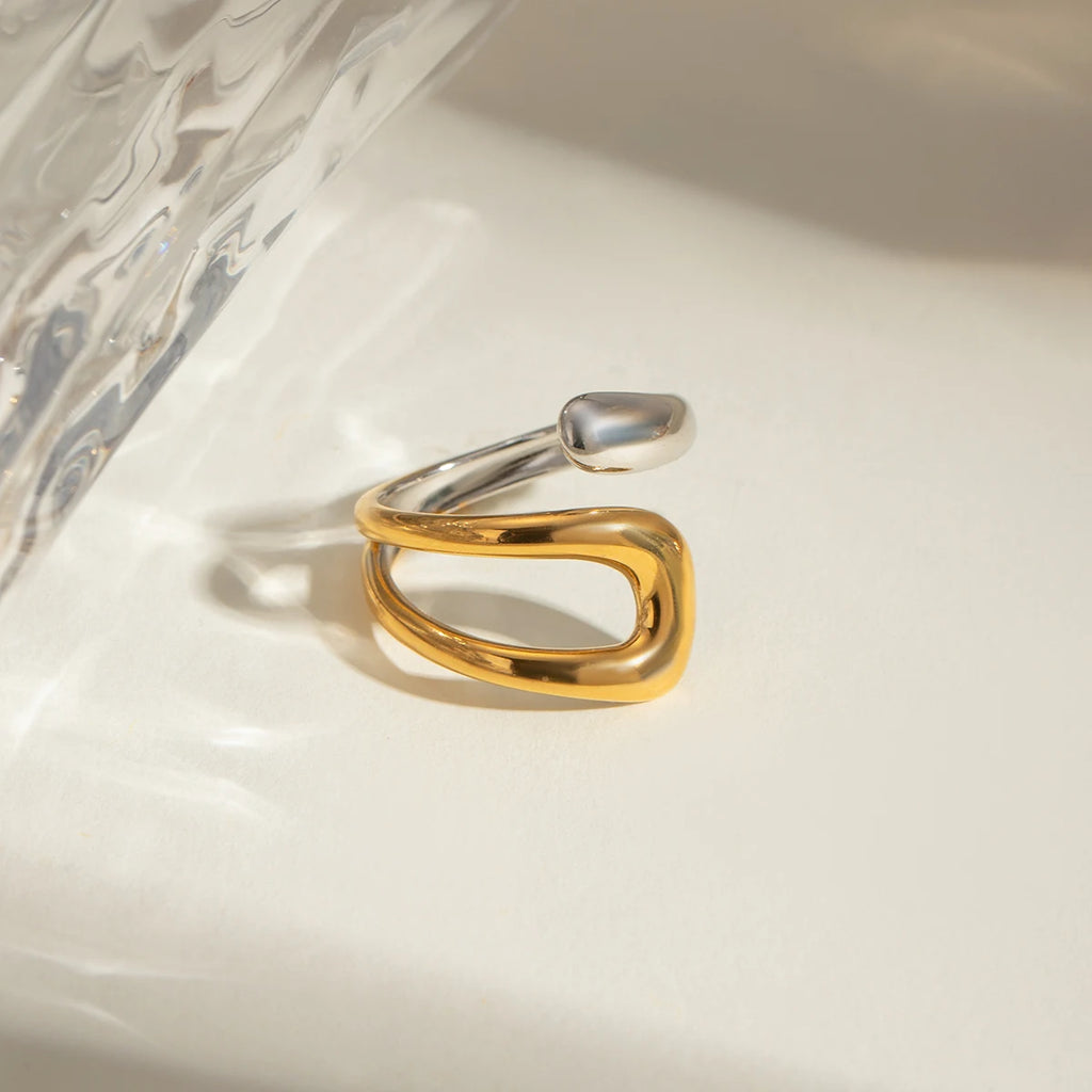 Minimalistische 18k Goud Vergulde Lichte Gezellige Kleur Matchende Kruis Asymmetrische Open Ring Charmante Roestvrijstalen Statement Sieraden