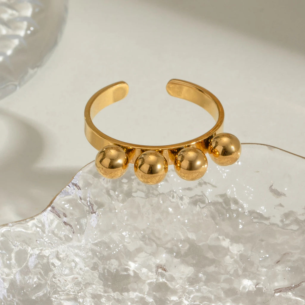 Personalisierter Ball mit glatter Oberfläche, Öffnungsring aus Edelstahl, 18K PVD goldbeschichtet, allergiepräventiver Schmuck