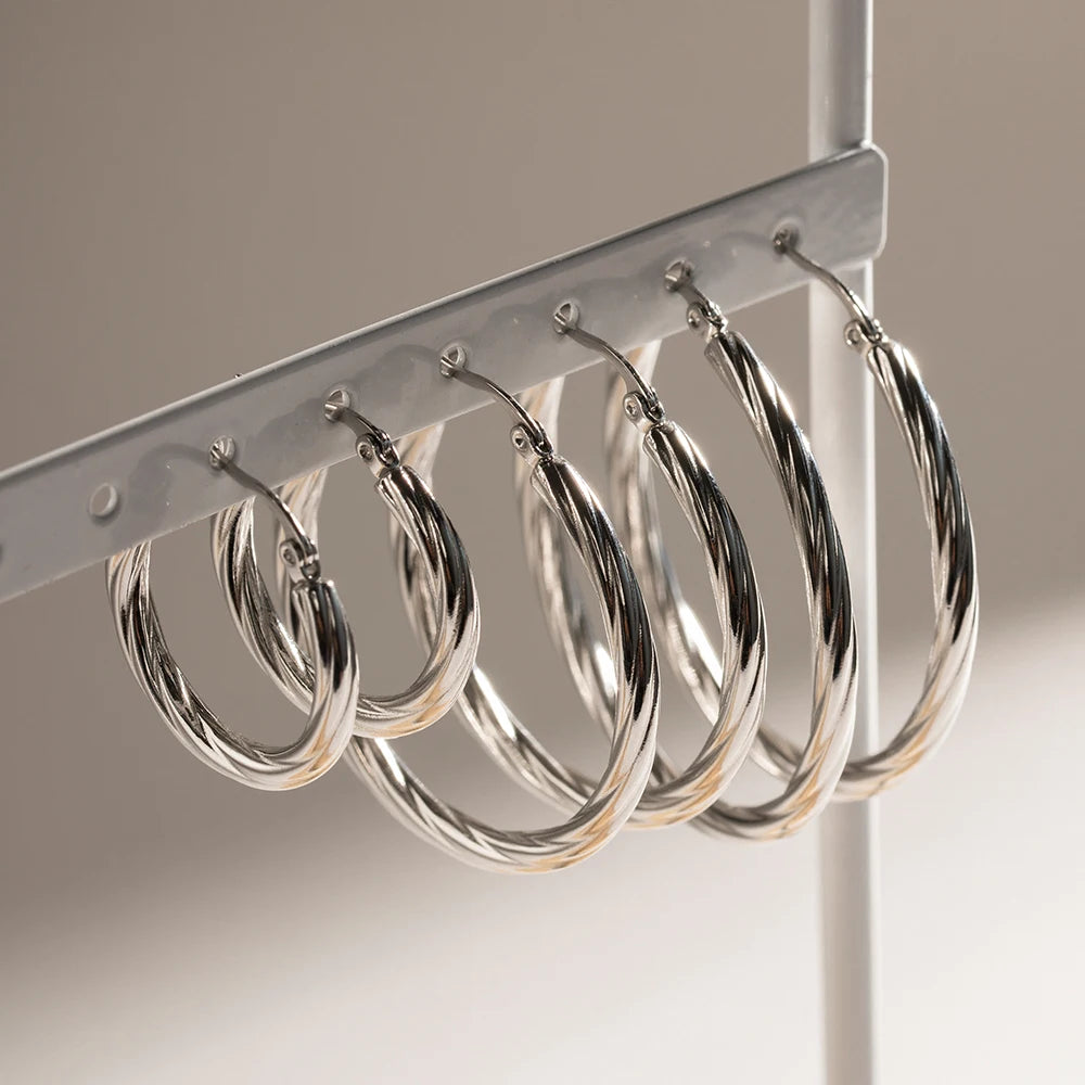 Stilfuldt temperament Kabeltråd Siler ørering Palace-stil retro rustfrit stål Vandtæt anløbsfri metal teksturerede smykker