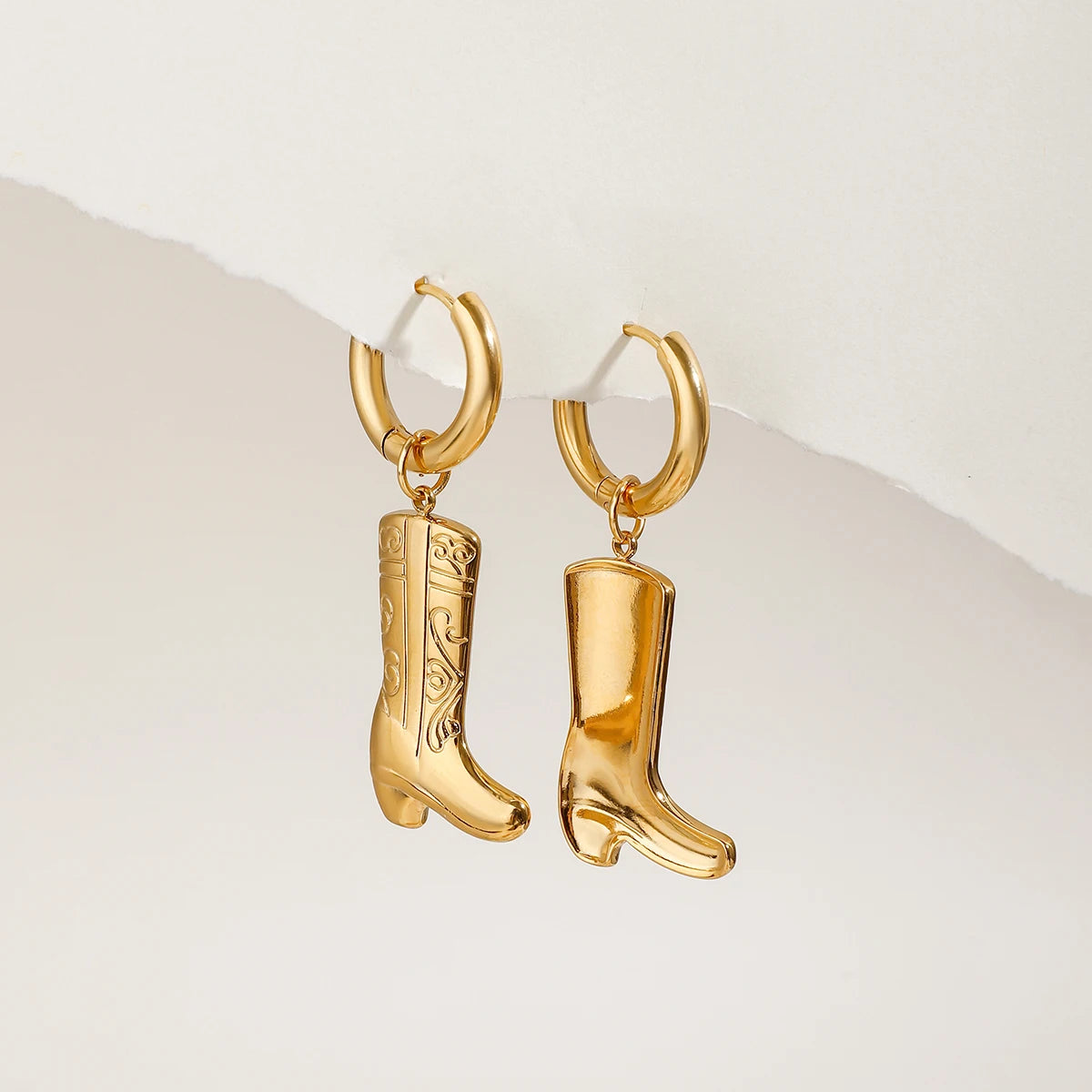 18k forgyldt rustfrit stål støvlemønstrede vedhængsøreringe med femtakkede stjernediamanter, anti-allergiske smykker