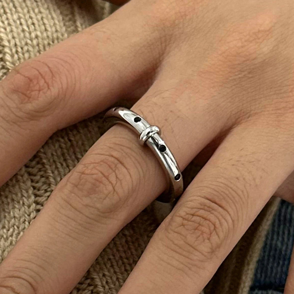 Anello Singolo con Strass Nero Uomo Donna Anello Insolito Resistente all'Acqua Placcato 18K PVD Anelli Semplici per Dita