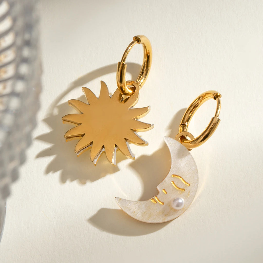 Minimalist 18K Beach Stainless Steel Sun Moon Plate Shell Pearl Hoop Earrings Women Anti Allergic Elegant Charm Daily Jewelry