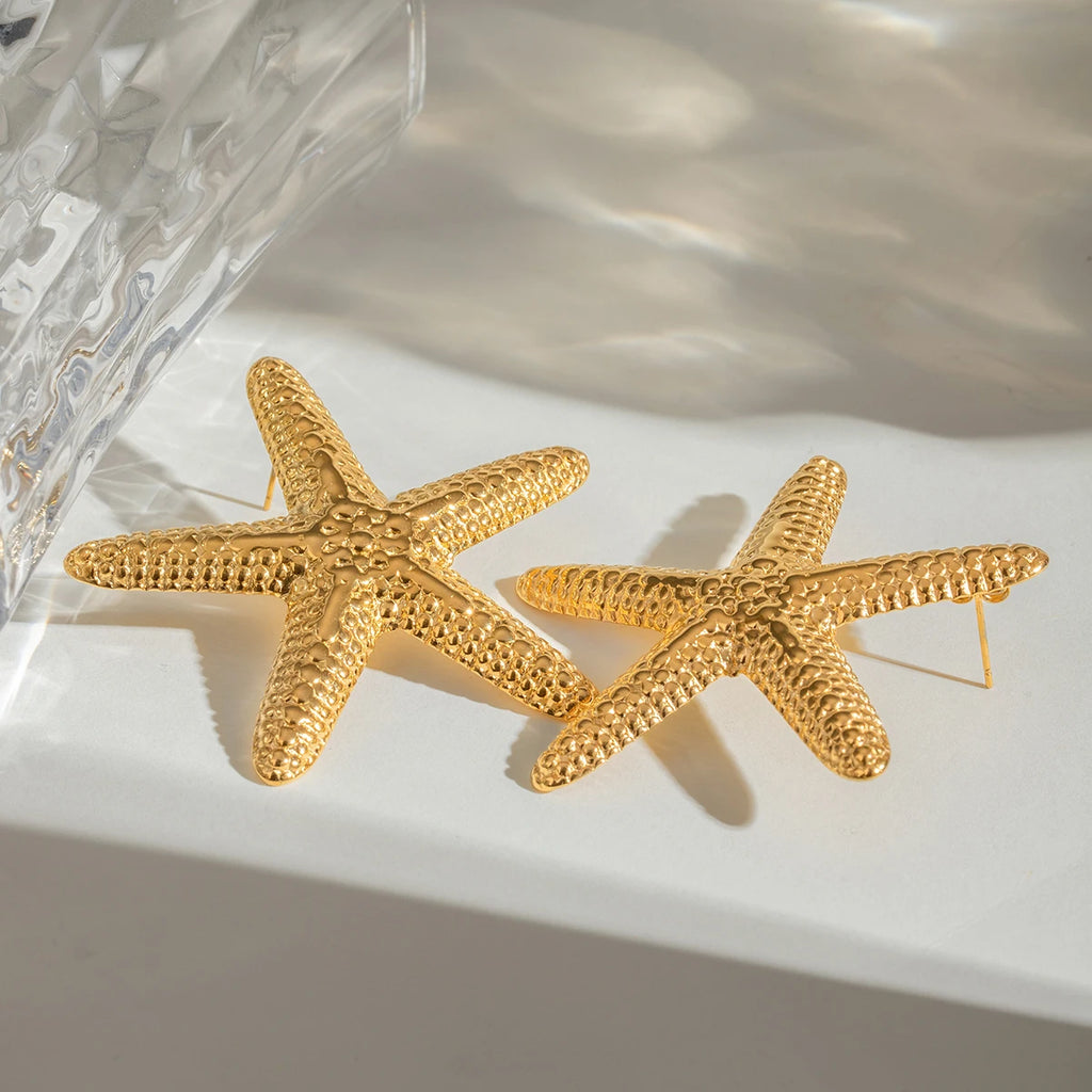 18K vergoldete Edelstahl-Hammerkorn-Stern-Meer-Ohrringe Damen Charms Metallstruktur Wasserdichter Schmuck Gala Geschenk