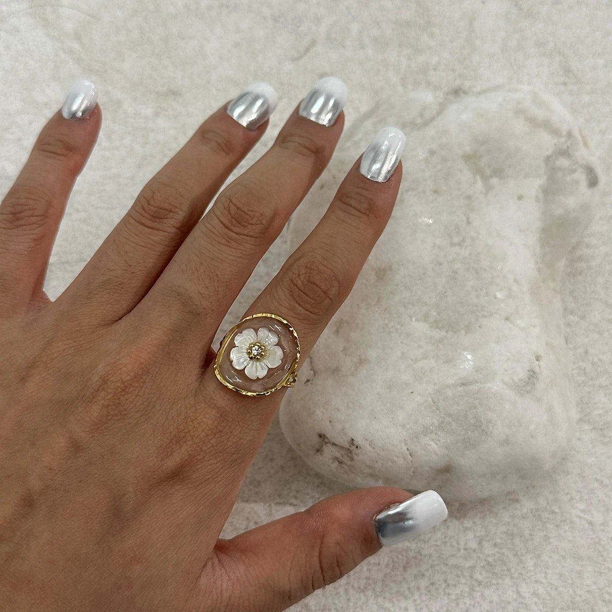 18K Gold Plated Stainless Steel Oval Shell Flower Steel Bead Open Ring Women Creative Anti Allergic Charm Daily Jewelry