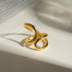 Edelstahl Anti-Allergie Wellenförmiger Unregelmäßiger Geometrie Hohlöffnung Ring Stilvoll PVD 18k Beschichtet Frei Temperament Schmuck Damen