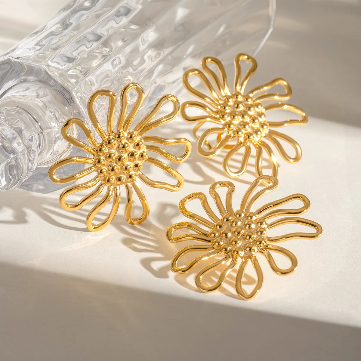 18K Goud Vergulde Fijne Hamerkorrel Holle Bloem Oorbellen Open Ring Dames Roestvrij Staal Minimalistische Charme Sieraden