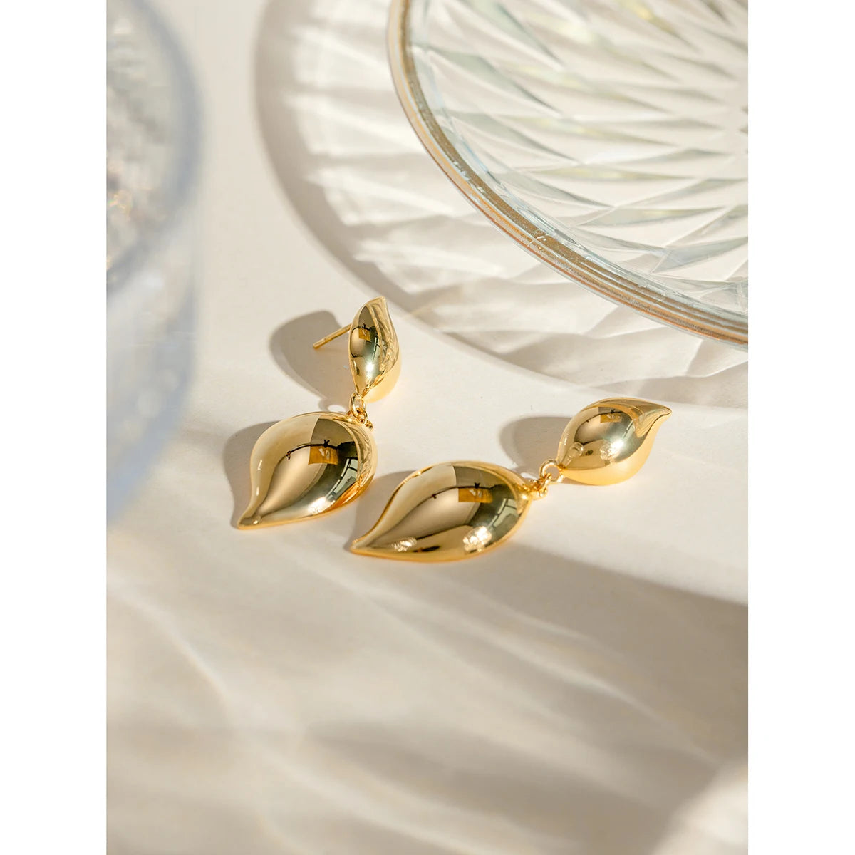 ヴィンテージ ステンレススチール 18K ミニマリスト ペタル形状 スムーズ イヤリング 錆びない 金属 クリエイティブ ゴールデン ジュエリー 女性 ガラ ギフト