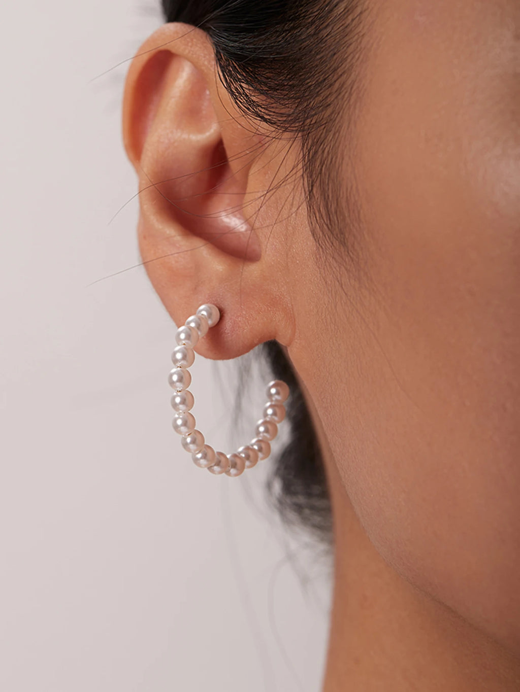 Rustfrit stål 18k guldbelagt minimalistisk lille risperle C-formede øreringe Sommer vandtætte Femme Gala Chic stilfulde smykker