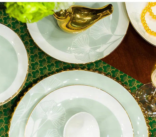 60 stykker Bone China-stel med farverig glasur Elegante skåle og tallerkener til hjemmet Keramiske skåle og tallerkener