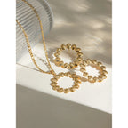 مجموعه گردنبند و گوشواره مینیمالیستی با روکش PVD طلای 18 عیار، سبک، راحت، از جنس استیل ضدزنگ به شکل صدف گرد، جواهرات زنانه مد روز و باکیفیت