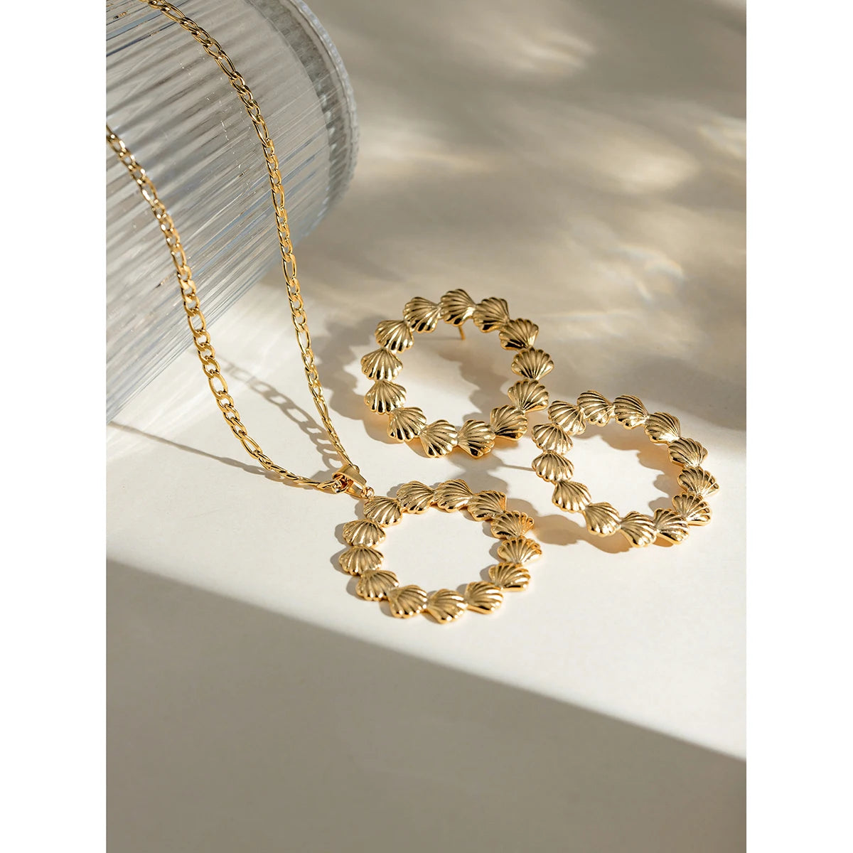 Minimalistisk 18K PVD-belagt lys hyggeligt rustfrit stål rund skalformet øreringe halskæde sæt Trendy kvinder premium smykker Bijoux