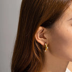 Højkvalitets 18K forgyldt rustfrit stål hammerkorn C-formet ørering minimalistisk vandtæt rustfri charmsmykker