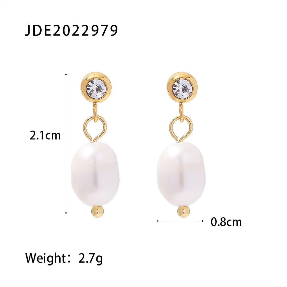 Pendiente colgante impermeable de acero inoxidable ligero y acogedor con charms de perla de imitación chapado en oro real 18K PVD joyería de moda para mujer